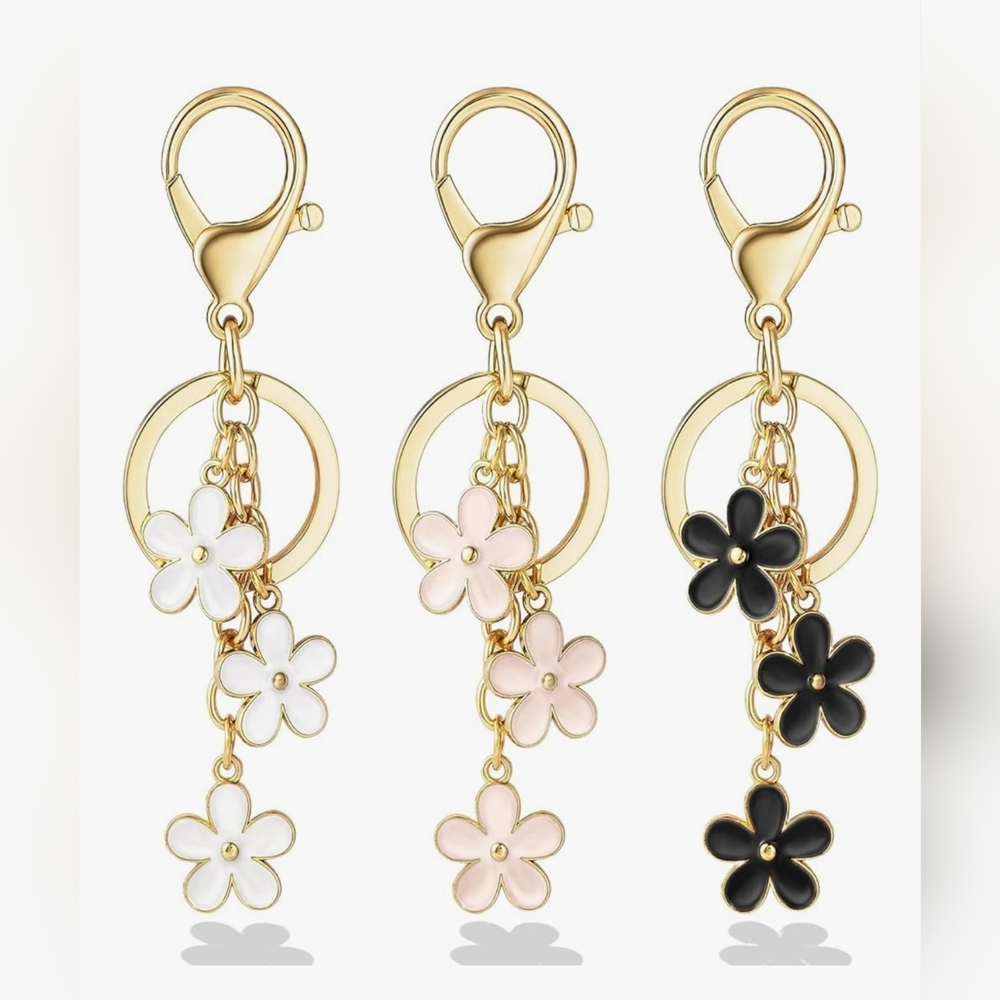 Elegant Gold Floral Keychain Set